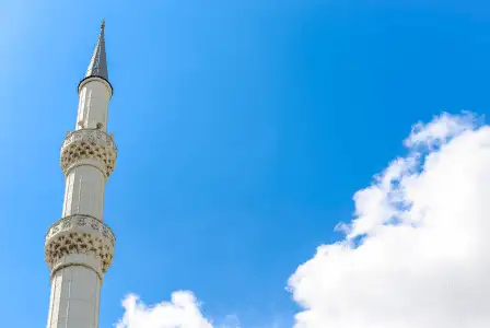 The-minaret-on-a-background-of-blue-sky.-Close-up